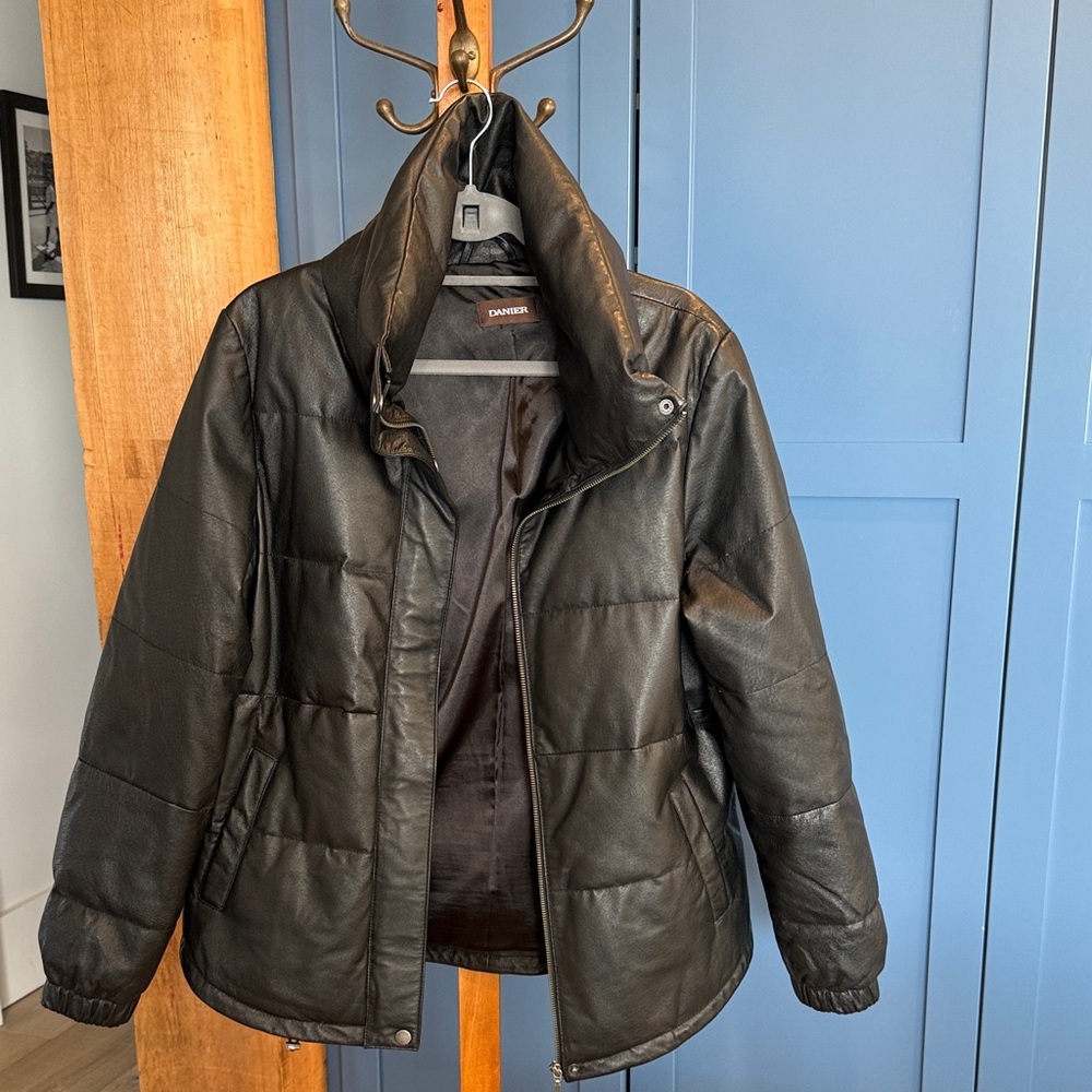 Danier Black Quilted Leather Puffer Jacket- RARE vintage perfect condition